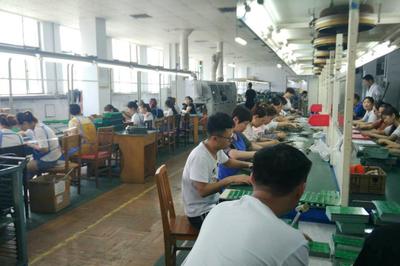 電子工藝實習(xí)與市場對接 信息工程學(xué)院電子信息工程專業(yè)學(xué)生實訓(xùn)紀實